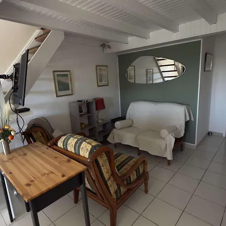 Aig186 T2 Mezzanine Avec Terrasse Ensoleillée Parking Wifi Et Clim Apartamento *